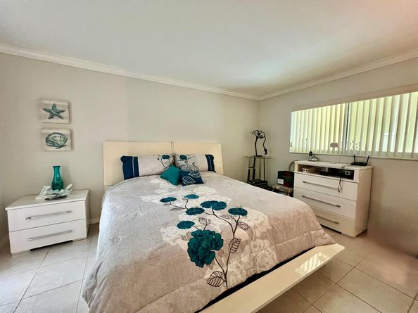 5161 W Oakland Park Boulevard 206, Lauderdale Lakes FL 33313