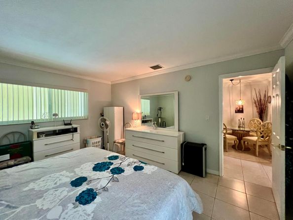 5161 W Oakland Park Boulevard 206, Lauderdale Lakes FL 33313