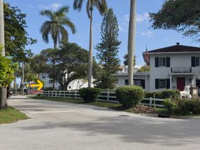 1502 S Lakeside Drive 410, Lake Worth Beach FL 33460