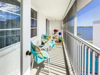 1502 S Lakeside Drive