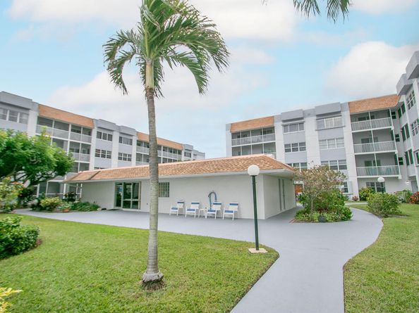 1502 S Lakeside Drive 410, Lake Worth Beach FL 33460