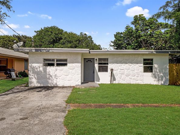 1025 NW 8th St, Hallandale Beach FL 33009