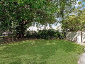 1025 NW 8th St, Hallandale Beach FL 33009