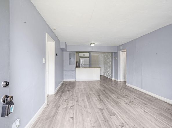 1025 NW 8th St, Hallandale Beach FL 33009