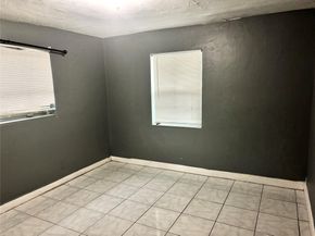 1025 NW 8th St, Hallandale Beach FL 33009