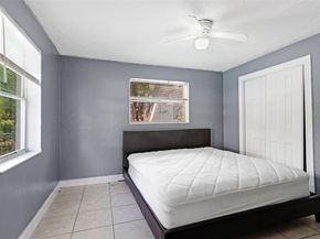 1025 NW 8th St, Hallandale Beach FL 33009