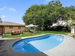 1025 NW 8th St, Hallandale Beach FL 33009