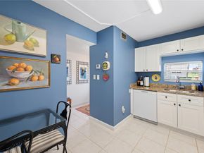 9420 S Hollybrook Lake Dr 109, Pembroke Pines FL 33025
