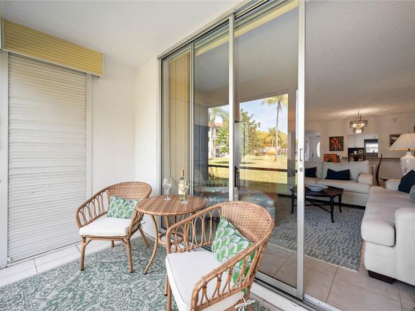9420 S Hollybrook Lake Dr 109, Pembroke Pines FL 33025
