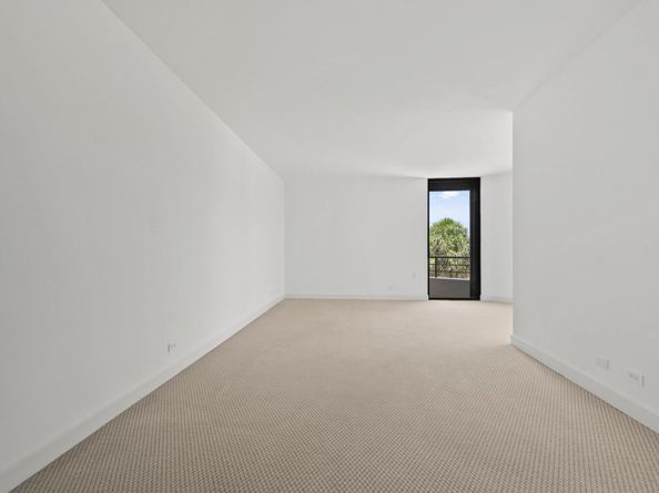 120 Sunset Avenue W3b, Palm Beach FL 33480