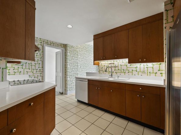 120 Sunset Avenue W3b, Palm Beach FL 33480