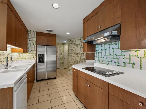 120 Sunset Avenue W3b, Palm Beach FL 33480