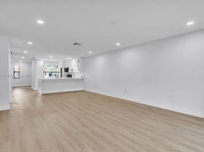 8535 Casa Del Lago F, Boca Raton FL 33433