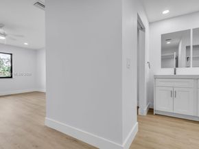 8535 Casa Del Lago F, Boca Raton FL 33433