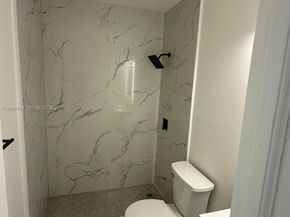 725 SW 11th Avenue 17F, Hallandale Beach FL 33009