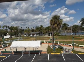 725 SW 11th Avenue 17F, Hallandale Beach FL 33009