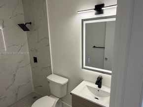 725 SW 11th Avenue 17F, Hallandale Beach FL 33009