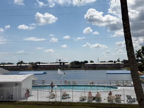 725 SW 11th Avenue 17F, Hallandale Beach FL 33009