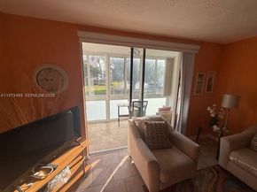 2801 Somerset Drive 105, Lauderdale Lakes FL 33311