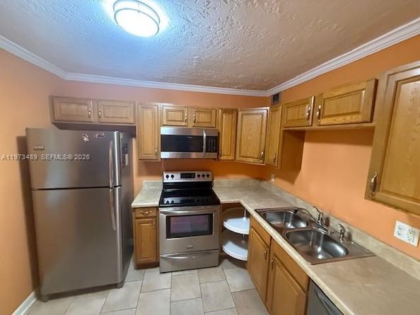 2801 Somerset Drive 105, Lauderdale Lakes FL 33311