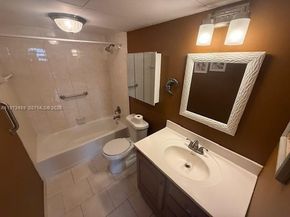 2801 Somerset Drive 105, Lauderdale Lakes FL 33311