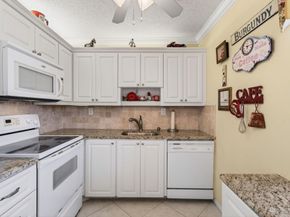 222 Burgundy E, Delray Beach FL 33484