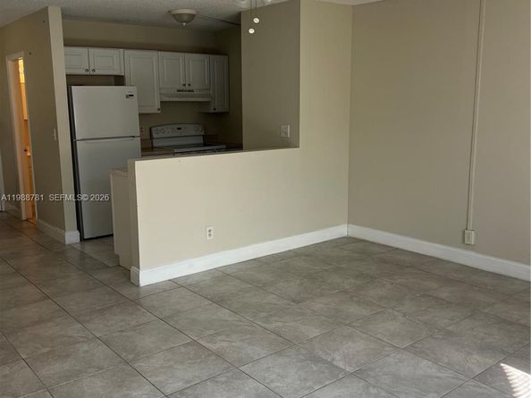 2701 Riverside Drive 308B, Coral Springs FL 33065