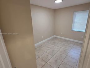 1990 NW 4th Court 7, Miami FL 33136