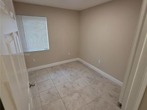 1990 NW 4th Court 7, Miami FL 33136