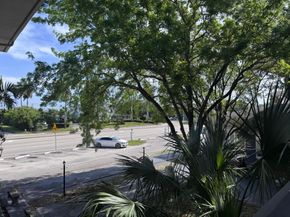 1150 E Sample Road 204, Pompano Beach FL 33064