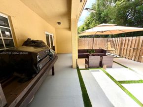 1242 NE 32nd Avenue, Homestead FL 33033