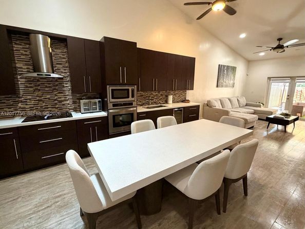 1242 NE 32nd Avenue, Homestead FL 33033