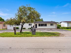 10040 SW 32nd Street, Miami FL 33165