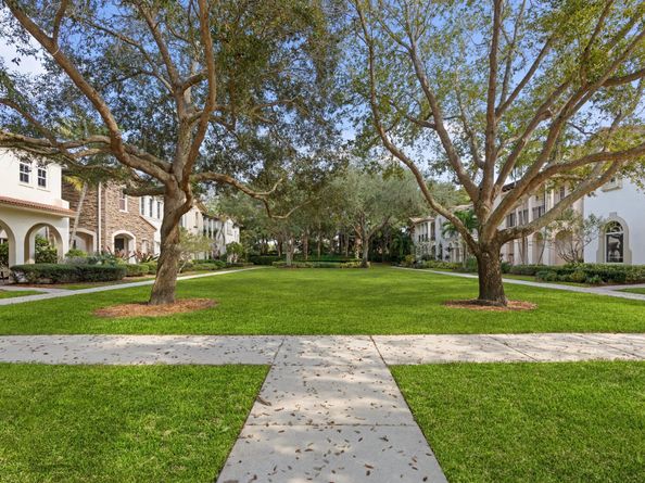 30 Stoney Drive, Palm Beach Gardens FL 33410