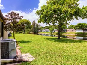 175 Lake Susan Lane, West Palm Beach FL 33411