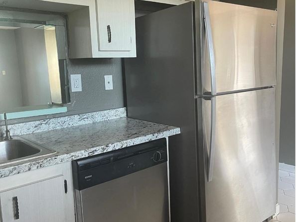 2860 somerset Dr 417, Lauderdale Lakes FL 33311