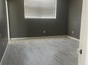 2860 somerset Dr 417, Lauderdale Lakes FL 33311