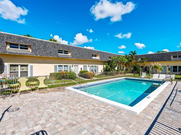 1745 NW 4th Avenue 1, Boca Raton FL 33432