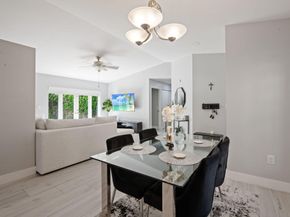 586 Abingdon Way, Davie FL 33325