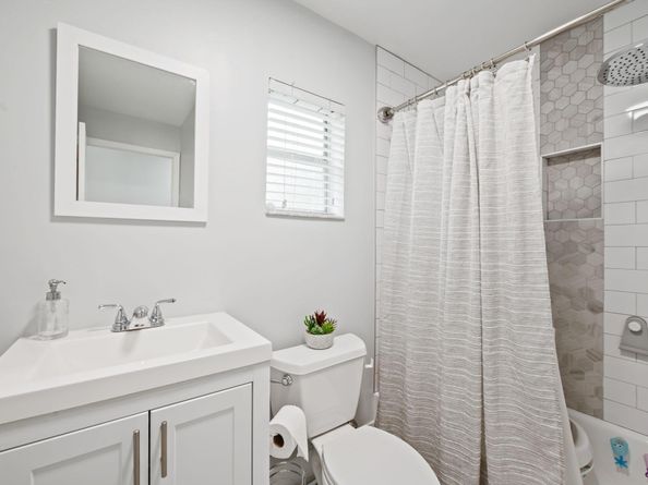 586 Abingdon Way, Davie FL 33325