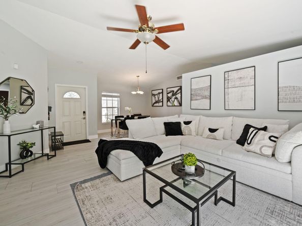 586 Abingdon Way, Davie FL 33325