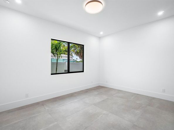 511 SE 7th Ave, Pompano Beach FL 33060