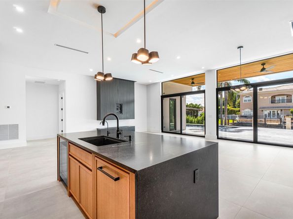 511 SE 7th Ave, Pompano Beach FL 33060