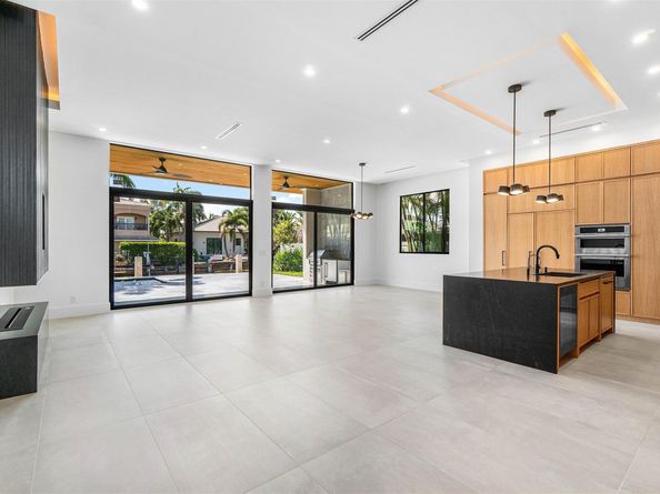 511 SE 7th Ave, Pompano Beach FL 33060