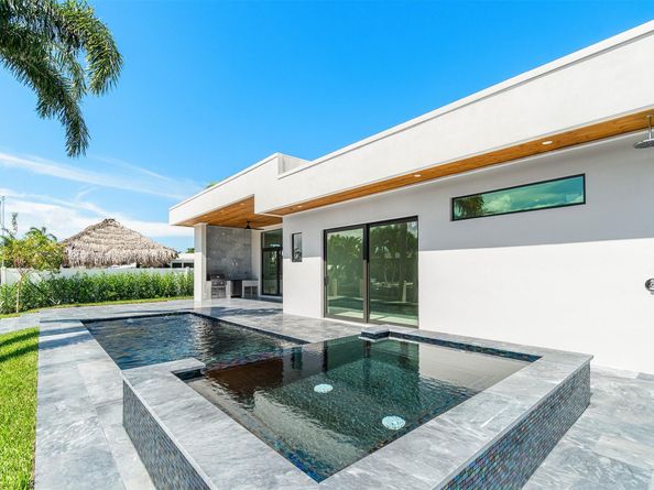 511 SE 7th Ave, Pompano Beach FL 33060