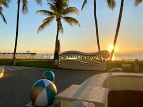 4046 Eastridge Cir, Deerfield Beach FL 33064