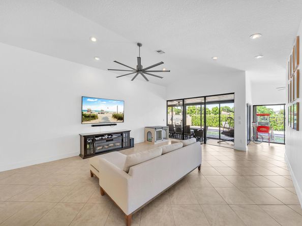 10255 Sunset Bend Drive, Boca Raton FL 33428