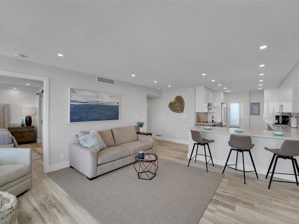 1057 Hillsboro Mile 612, Hillsboro Beach FL 33062