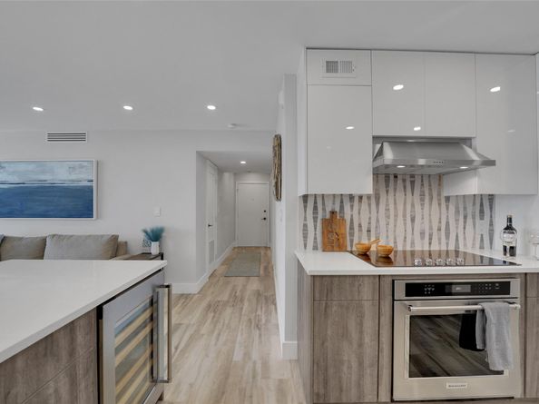 1057 Hillsboro Mile 612, Hillsboro Beach FL 33062
