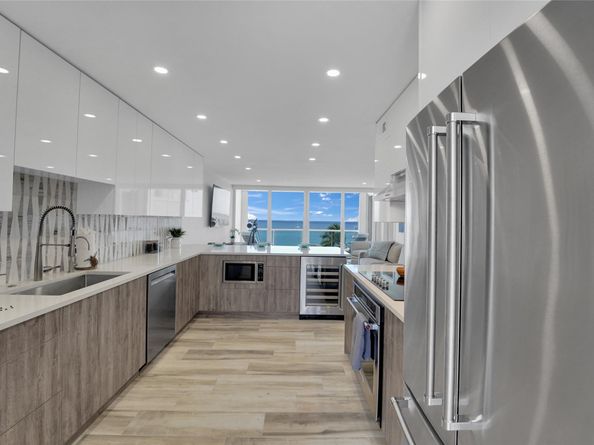 1057 Hillsboro Mile 612, Hillsboro Beach FL 33062
